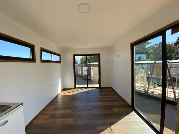 CM20220222202200HA1C1