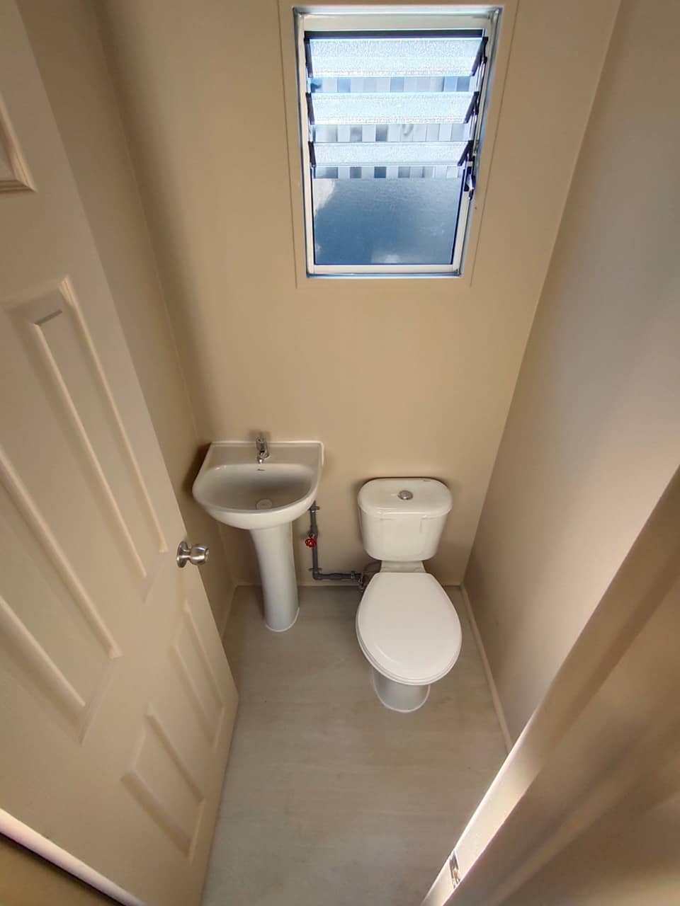 CMFT1111-M2-Oficina-bano-20-pies5_OF1